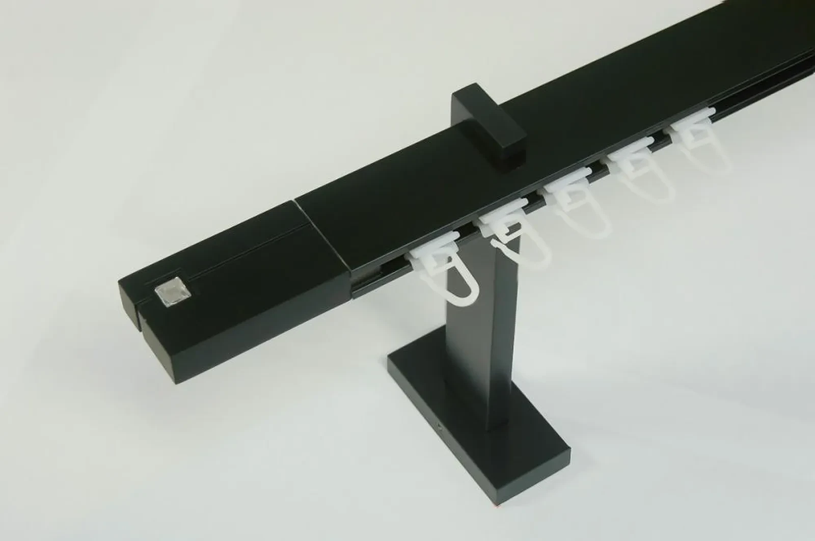 Garniža SQUARE LINE čierna 1dr. - kon. čierna KRYSTAL