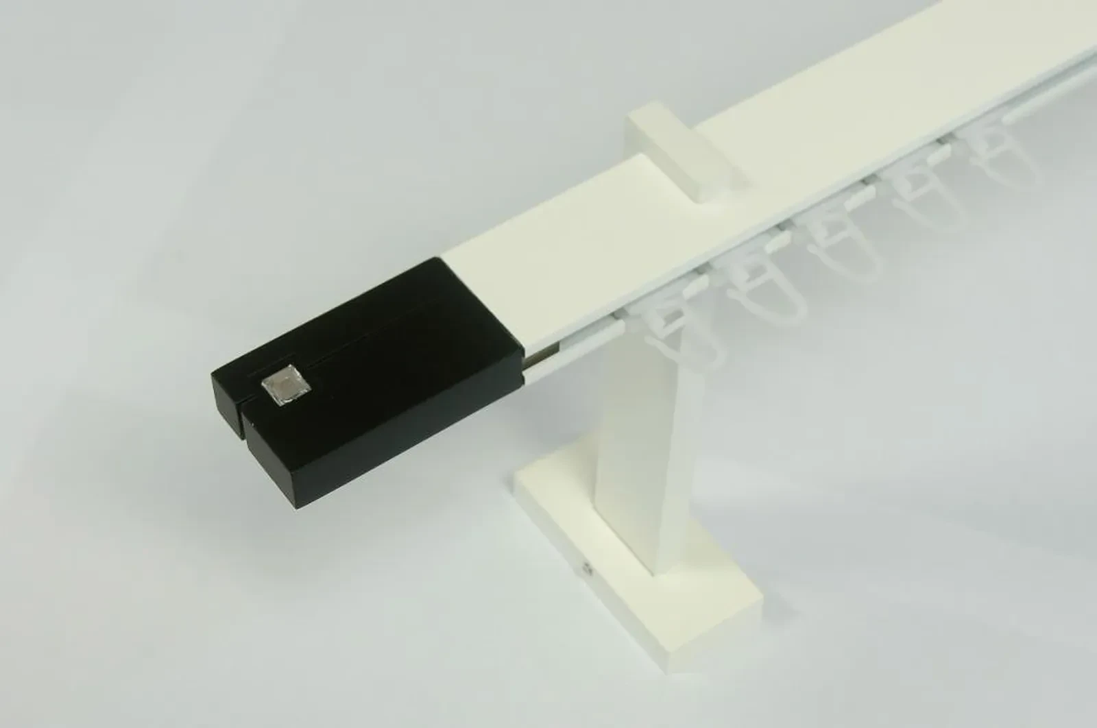 Garniža SQUARE LINE biela 2dr. - kon. čierna KRYSTAL