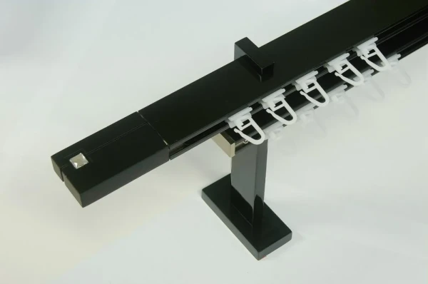 Garniža SQUARE LINE čierna 2dr. - kon. čierna KRYSTAL